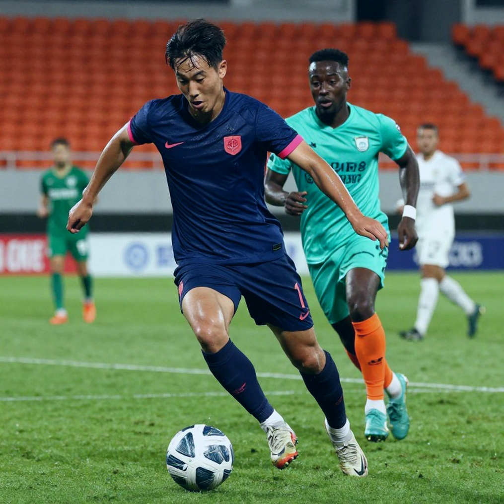 Nam Định tiếp Ninh Bình ở vòng 3 V.League 1: Khoảng trống giữa hai tuyến và cái bóng dài của Xuân Son