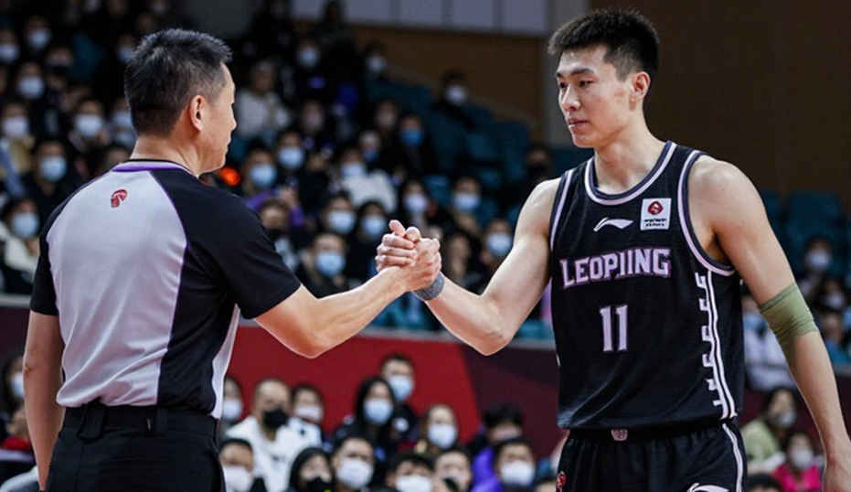 Curry lật cổ chân ở buổi tập mở: hóa đơn thật của Warriors nằm ở con số 13–26