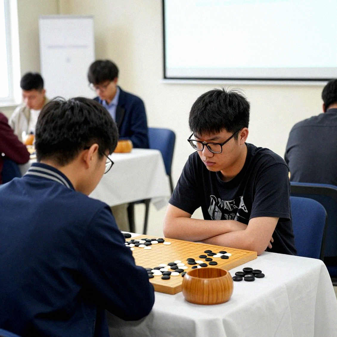 Ba nước cờ sau mức +2: Nihal Sarin, tuyển Ấn Độ và cách một đội trưởng quản trị tinh thần