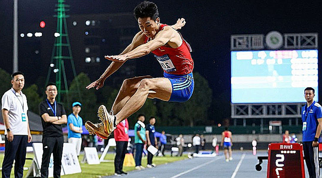 World Athletics giữ lệnh cấm Nga giữa lúc chờ CAS: Sebastian Coe và ranh giới mờ giữa chính trực với chính trị