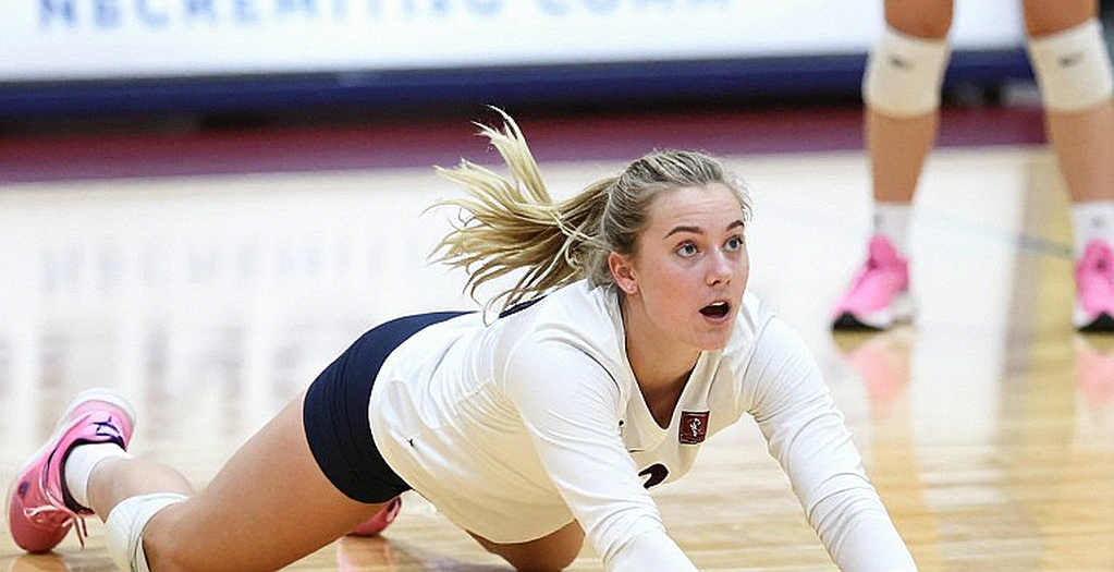 Bảng 16 đội đầu tiên của NCAA ngày 18 tháng 10 năm 2026: Nebraska số 1, và một bảng thành tích đang che giấu sức mạnh lịch thi đấu