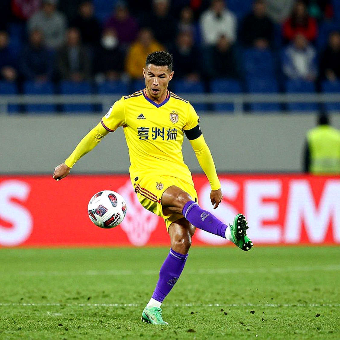 Bên trong lựa chọn trung vệ của PSV: Gullit, Flamingo và cái bóng 1,95 mét của Samu Aghehowa