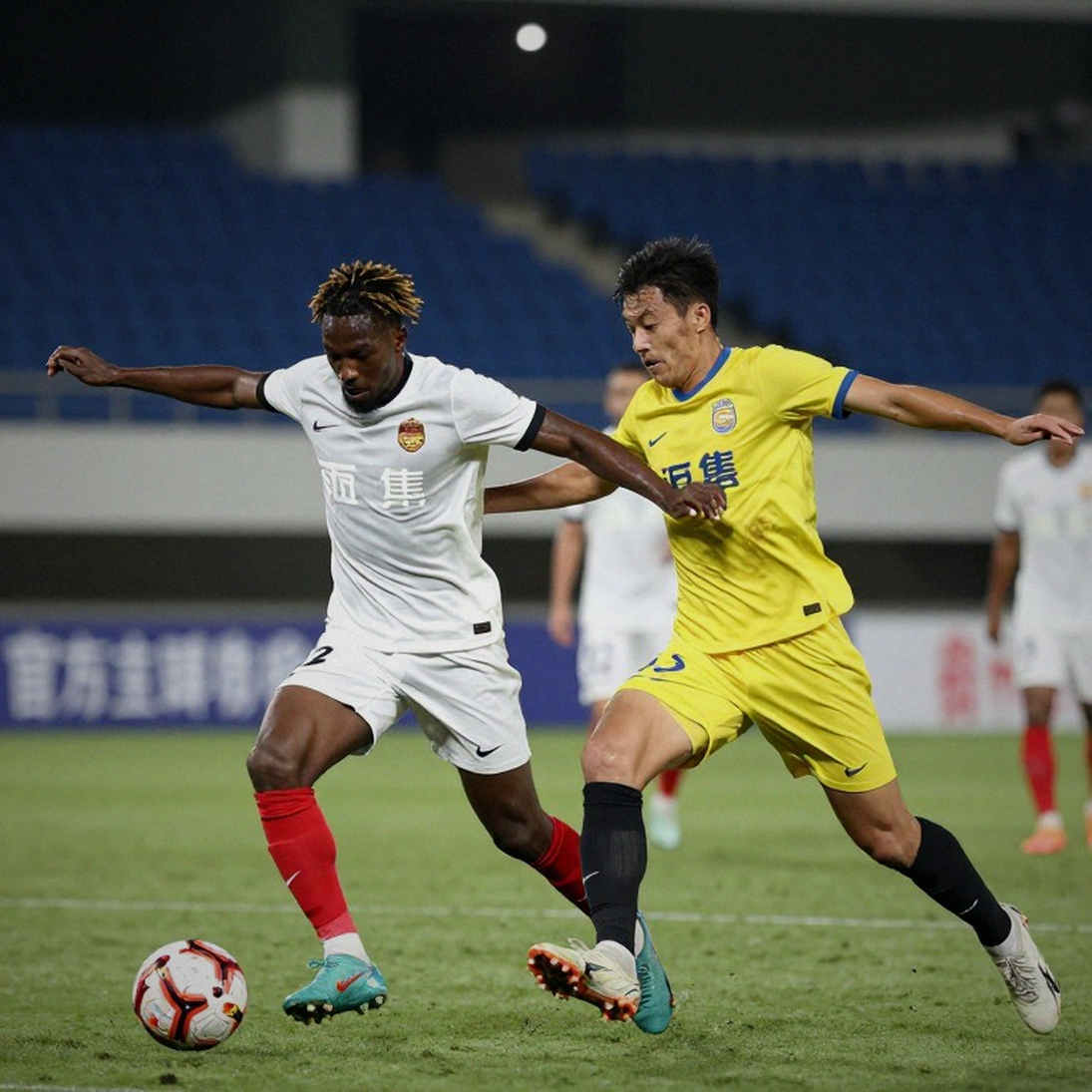 U16 Việt Nam thua U16 Trung Quốc 0-1: Quả phạt góc phút 70 và khoảng trống mười hai phút