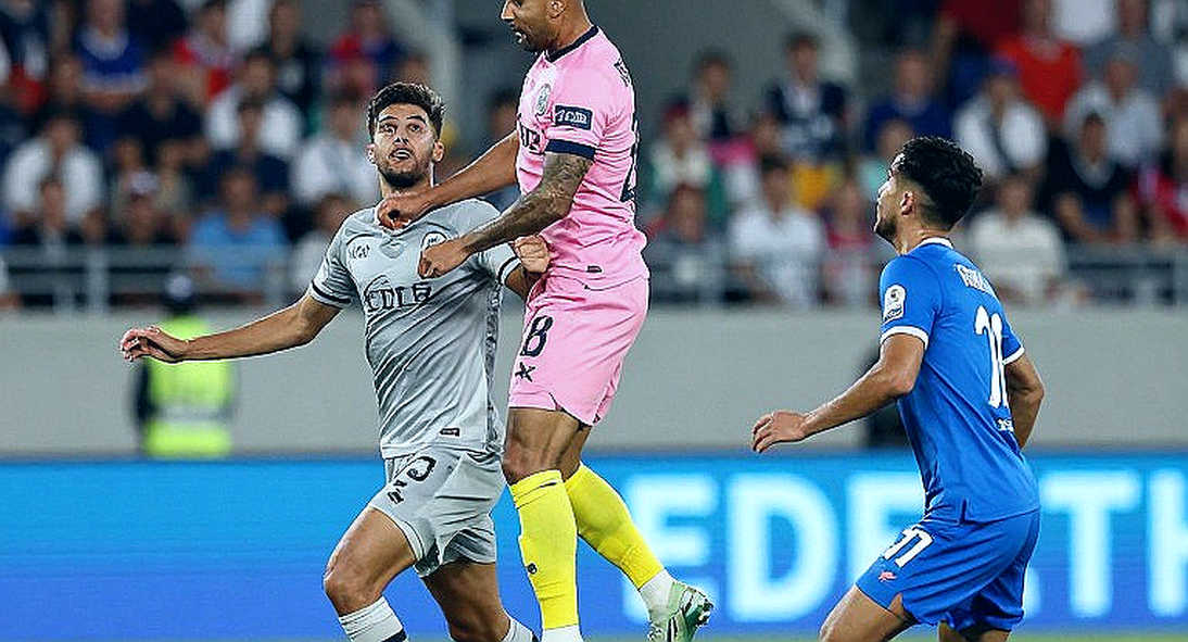 Đọc V.League giữa tiếng ồn chuyển nhượng: khoảng trống không biết nói dối